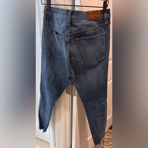 Madewell 9” High Riser Skinny Skinny Distressed Jeans - Like new, barely worn! - Picture 5 of 5